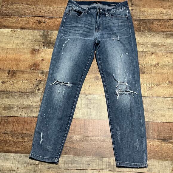 Judy Blue Women's Denim Stretch Shredding Up My Life Relaxed Fit Jeans Sz 11/30 - Picture 3 of 7